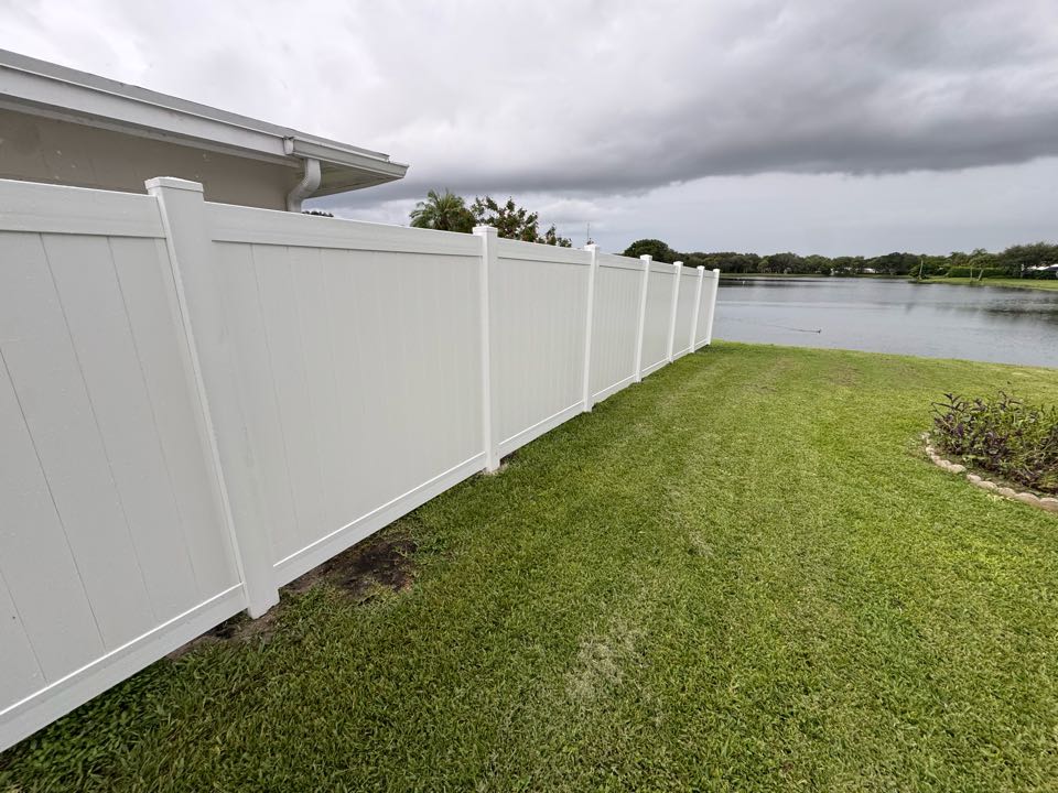 vinyl fence1